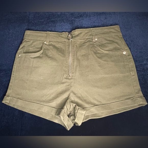 Shorts Zip Front Olive Green Shorts by Forever 21 O Ring Zip front Shorts 🆕 - Picture 1 of 6